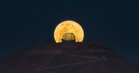 Moons rises over the Extremely Large Telescope